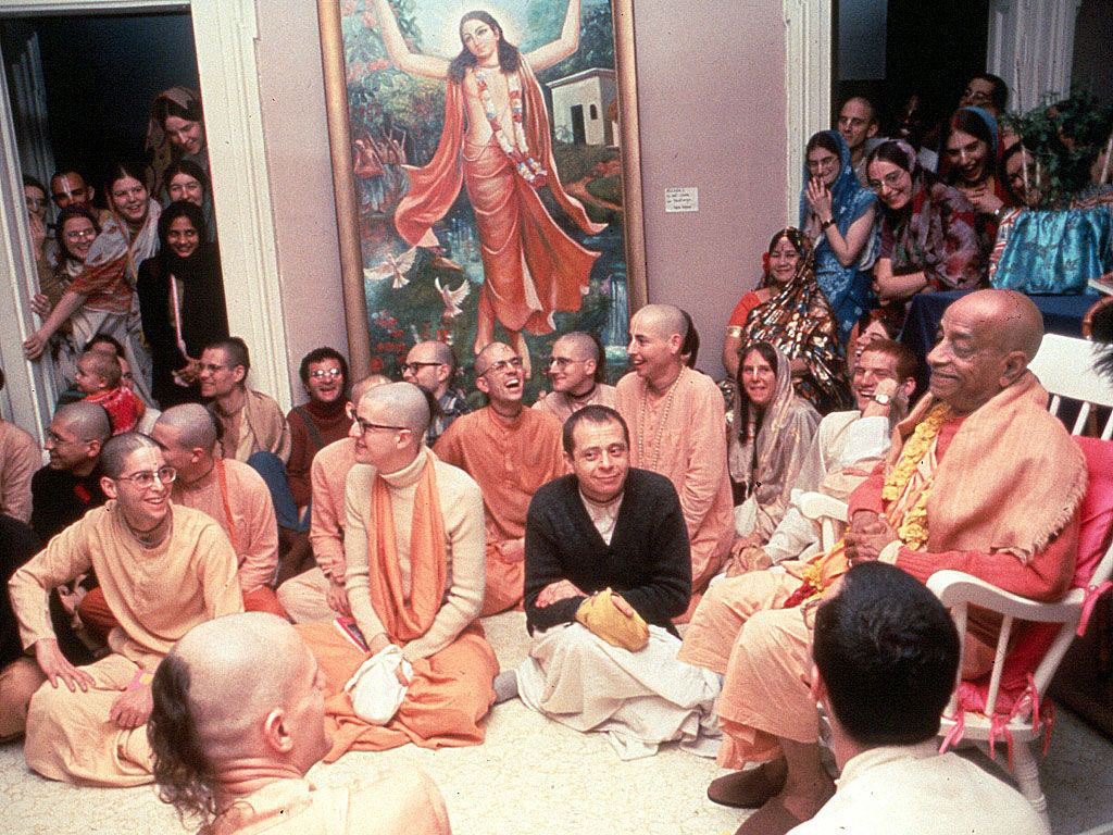 А.Ч. Бхактиведанта Свами Прабхупада в окружении учеников