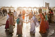 Кришнаиты поют и танцуют на улицах. Зачем?